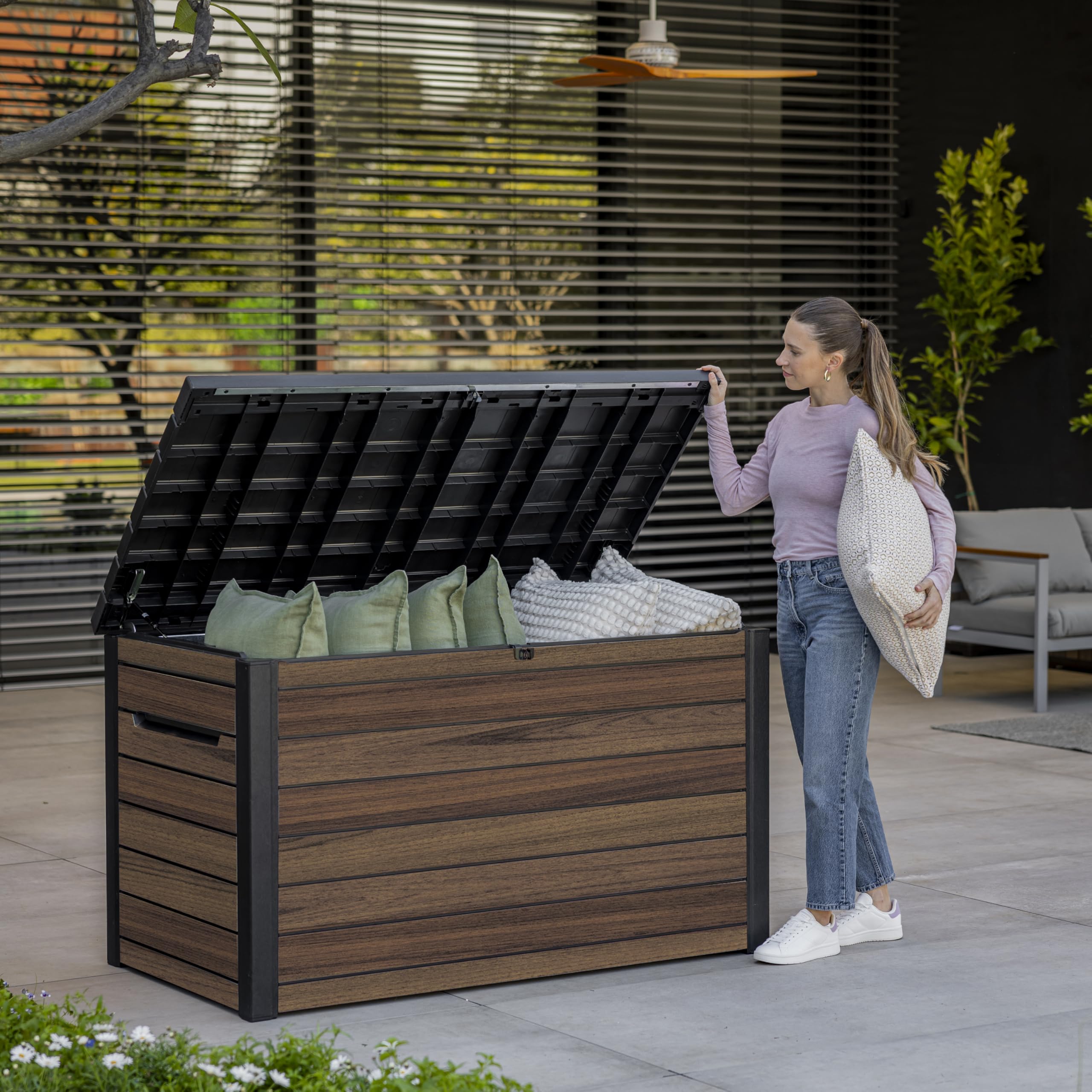 Keter Signature Ontario 870L Outdoor Storage Box – Rosewood | Weather‑Resistant Wood‑Look Storage Box with Lockable Lid, Extra Seating for 2, UV‑Protected Garden Storage — view 5